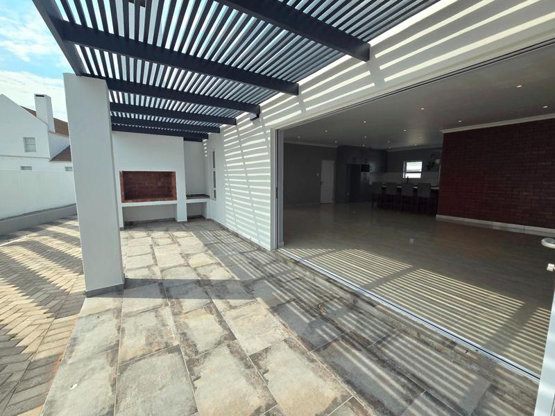 3 Bedroom Property for Sale in Golden Mile Western Cape